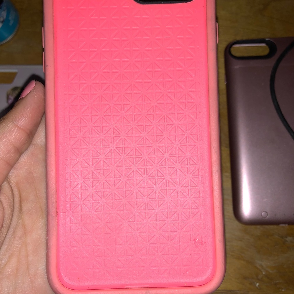 Bundleeee!!!!! 2 Iphone 7 Plus Cases - image 5